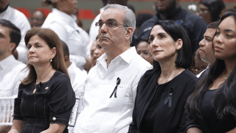 Presidente Abinader encabeza acto memorial por víctimas de tragedia en discoteca Jet Set