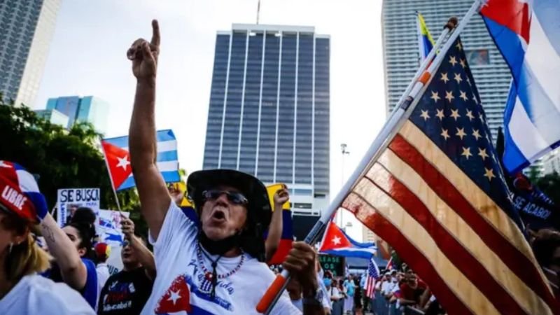Washington revoca permisos temporales a más de medio millón de migrantes de Cuba, Nicaragua, Venezuela y Haití