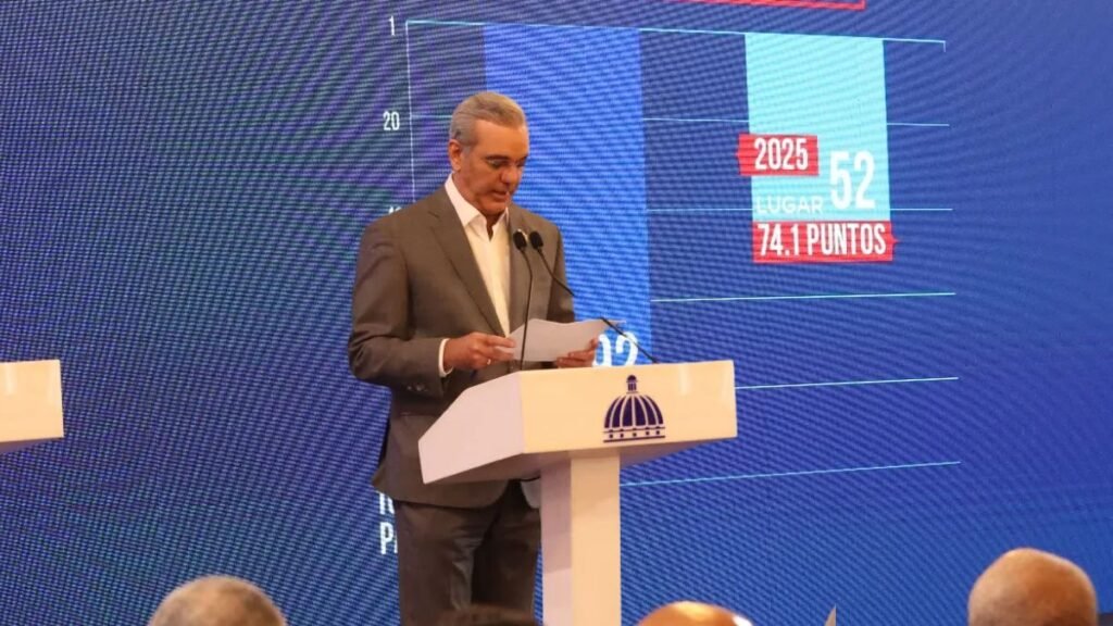Más de Dos Millones de Dominicanos Superan la Pobreza, Afirma el Presidente