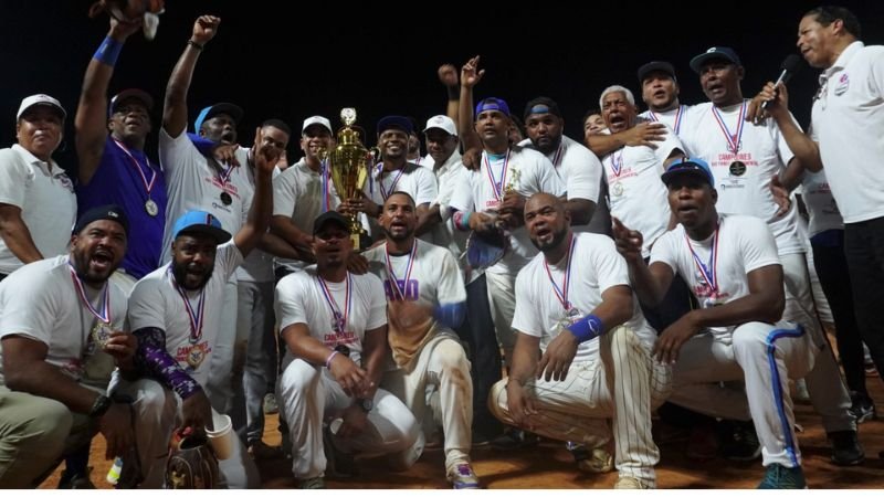 La UASD campeón del softbol superior gubernamental