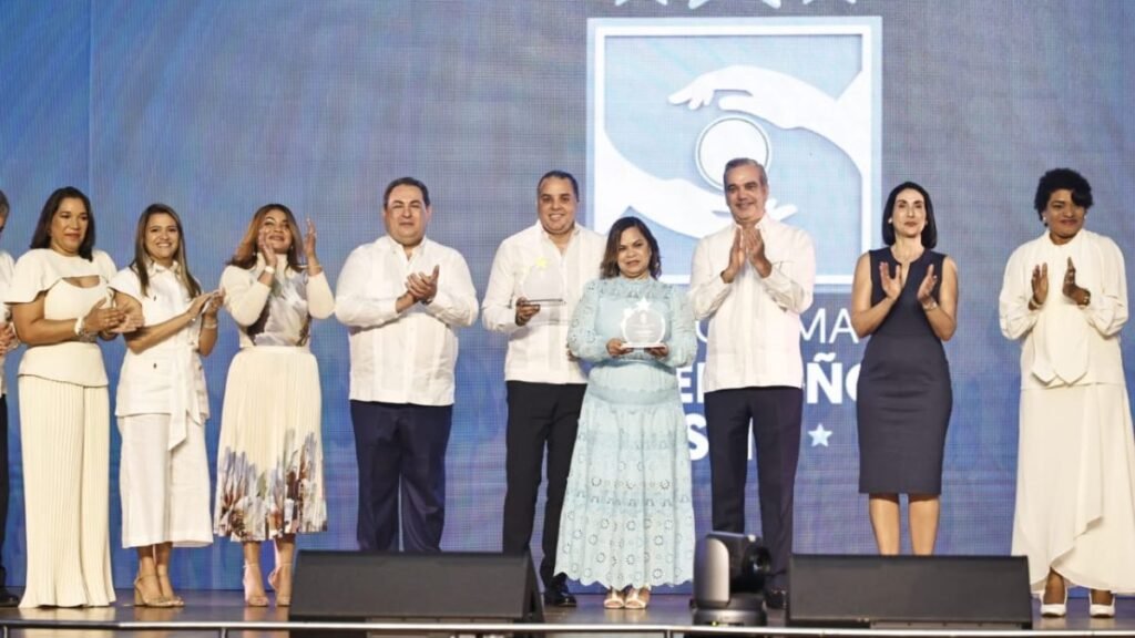 Reconocen a Once Hospitales por su Destacada Labor en el Sector Salud