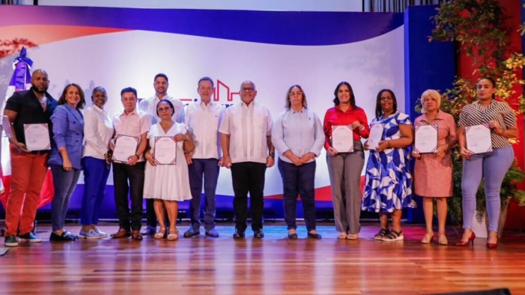 Gobierno Luis Abinader a través de Promipyme impulsa emprendimiento en SC con entrega RD$120 millones en créditos