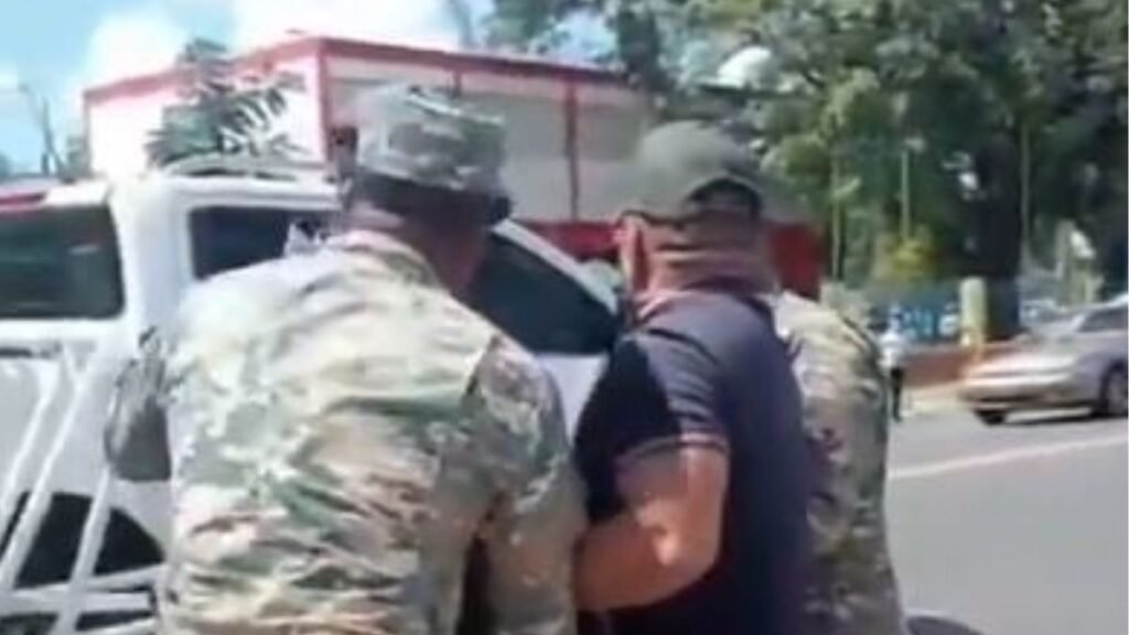 Video: Enfrentamiento entre coronel del Ejército y coronel de la DIGESETT en plena vía pública