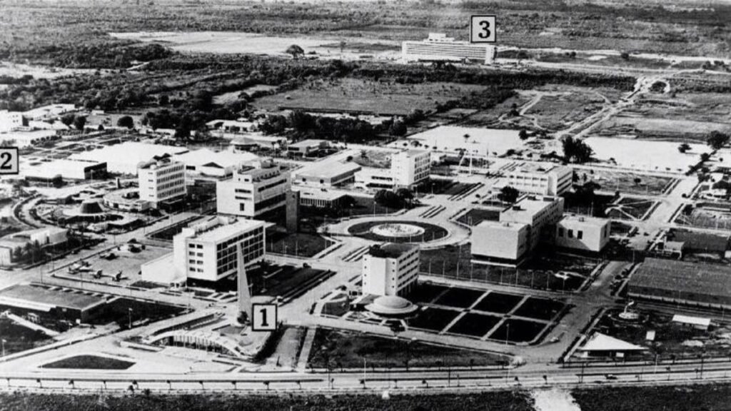 Arquitectos conmemoran el 70 aniversario de la construcción del Centro de los Héroes