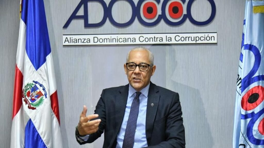ADOCCO denuncia presunto fraude multimillonario en el SNS y exige investigación penal