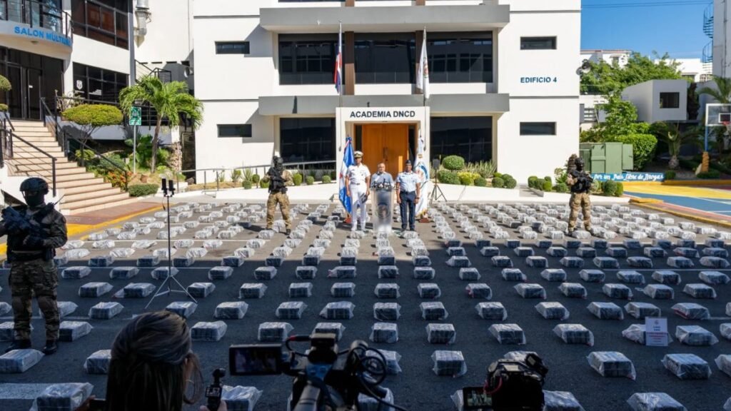 DNCD califica como histórico decomiso de más de dos toneladas de presunta cocaína