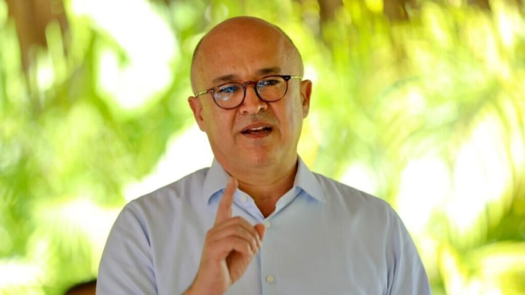 Domínguez Brito propone flexibilizar normativa para acelerar el teletrabajo en República Dominicana