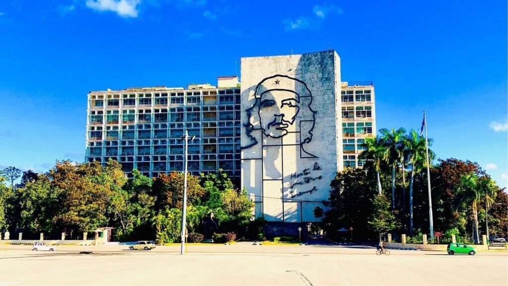 Tenso diálogo entre EE.UU. y Cuba reaviva fricciones y sacude el escenario político