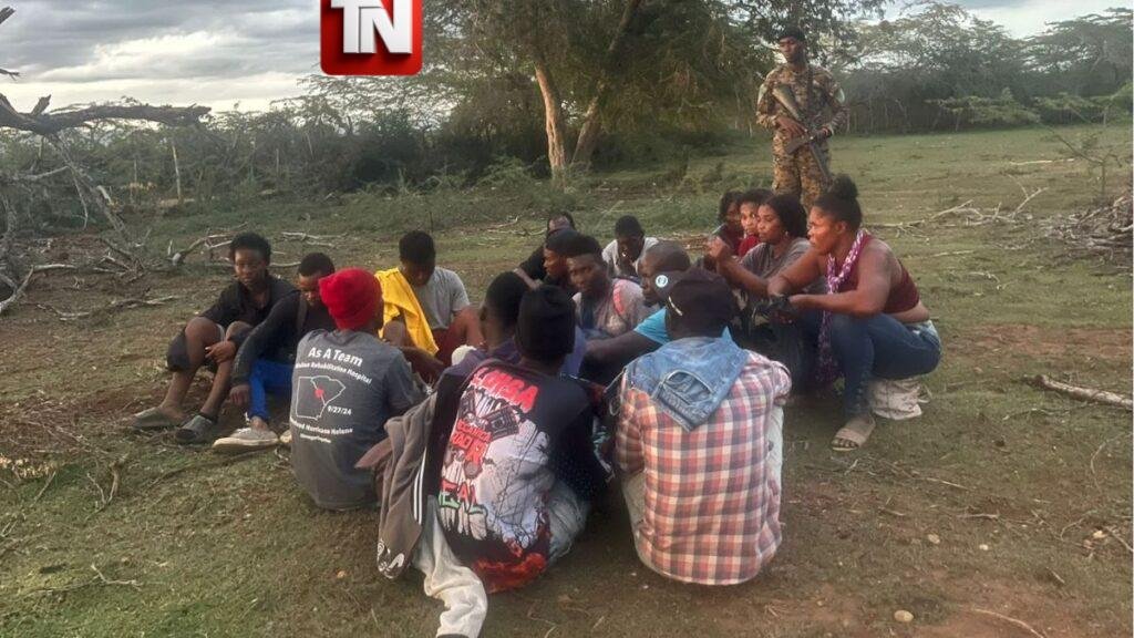 Ejército intercepta a 24 indocumentados en zona boscosa de Montecristi
