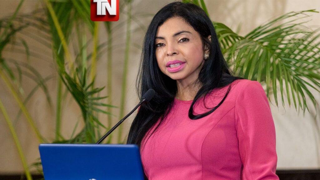 Yeni Berenice instruye presentar cargos por asesinato contra motoristas por muerte de chofer en Santiago