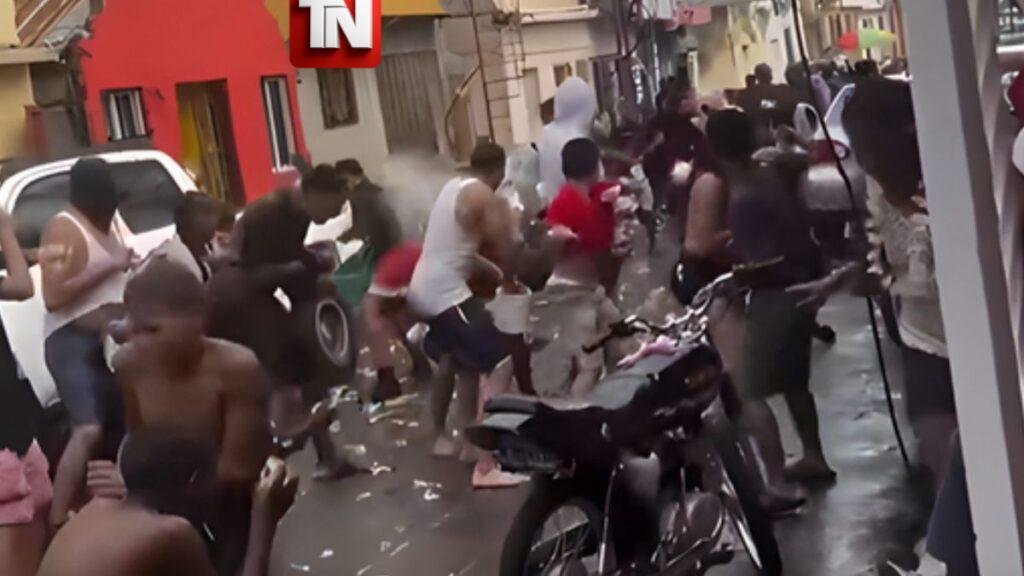 Video Juventud inunda las calles de Cristo Rey con lanzadera