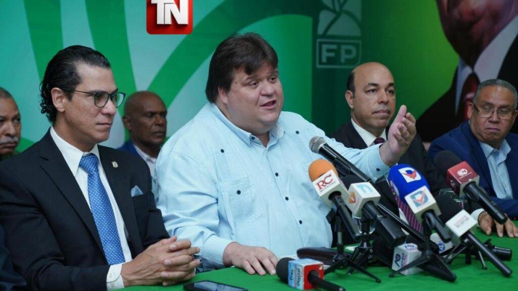 FP acusa al PRM de impulsar ley que permitiría pagos ilegales con fondos públicos