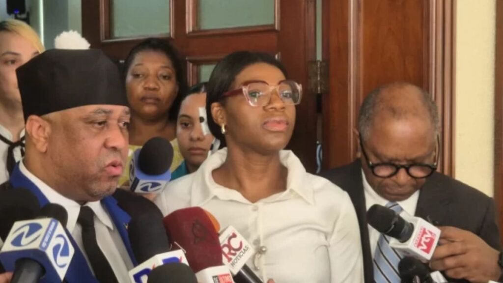Condenan a Elizabeth Silverio a cinco años de prisión por ejercicio ilegal en el área de la salud
