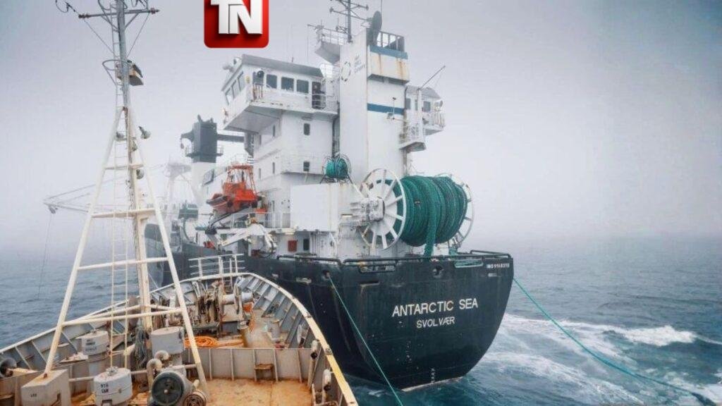 Acusan de “ataque terrorista” a activistas tras choque con barco pesquero en la Antártida