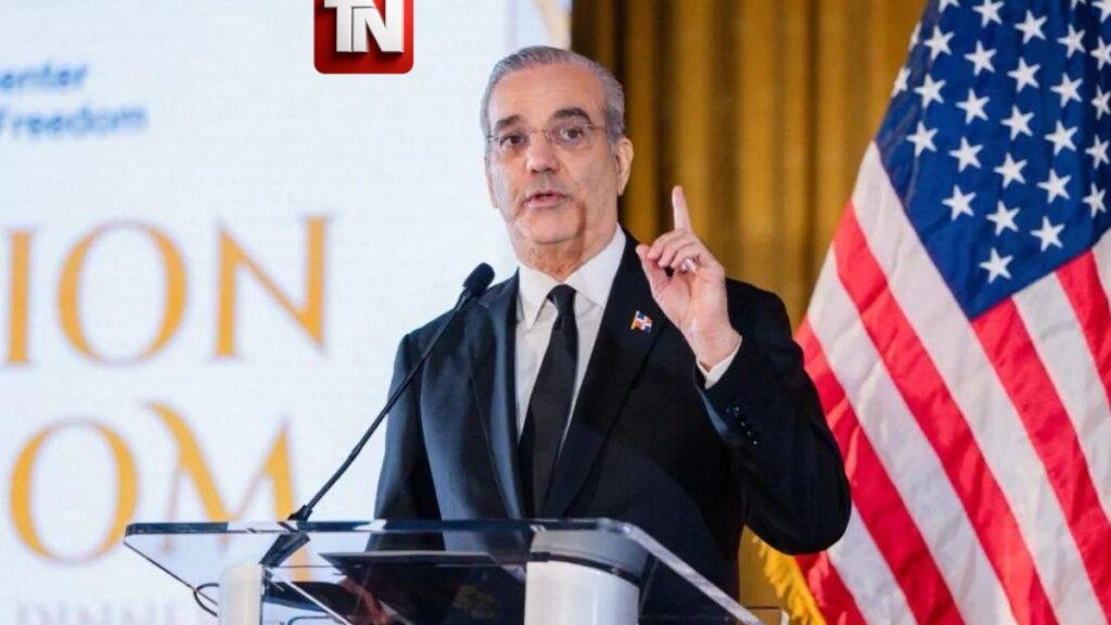 Abinader alerta sobre amenazas a la democracia y llama a defender la libertad