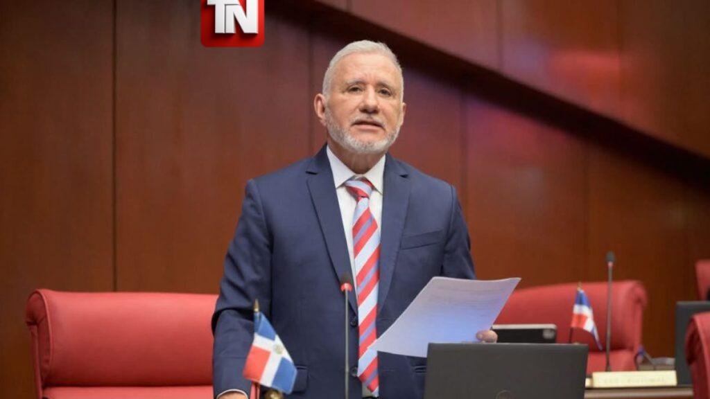 Antonio Taveras rompe con el PRM y anuncia que seguirá como senador independiente