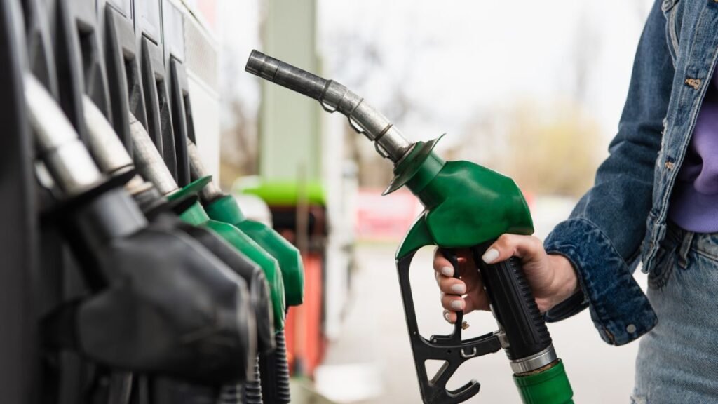 Denuncian escasez de gasolina en estaciones de combustible de Santo Domingo