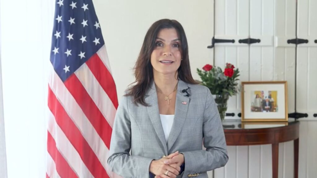 Embajadora de EE.UU. revela hubo presiones en RD para cancelar visas por motivos políticos