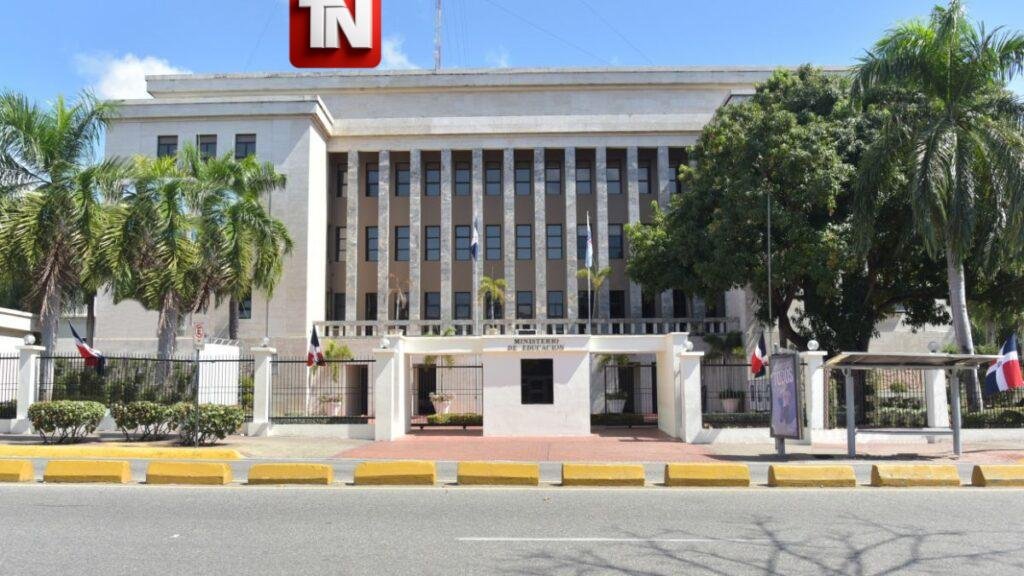 Comunidad educativa y familias respaldan regulación del uso de celulares en las escuelas