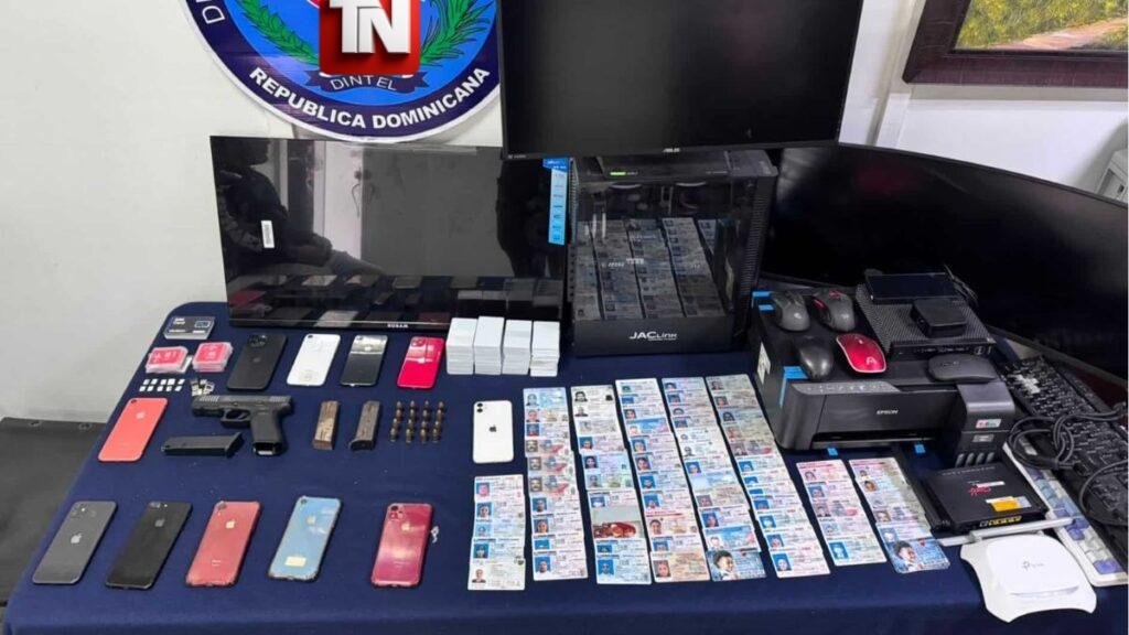 Desmantelan en Santiago presunta red dedicada a la falsificación de documentos; cinco personas fueron arrestadas