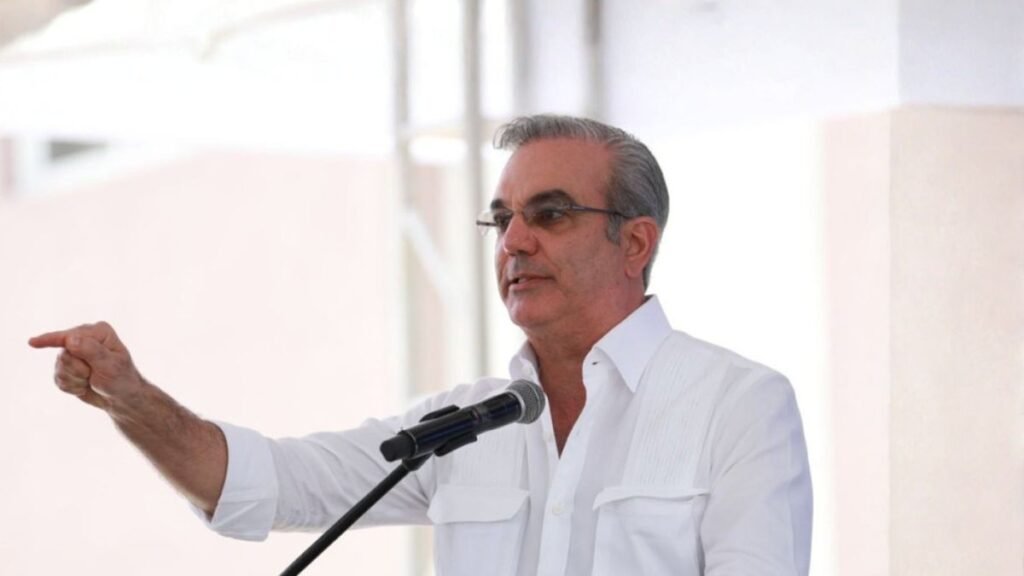 Abinader expresa solidaridad con familia de joven fallecido en Herrera y exige justicia