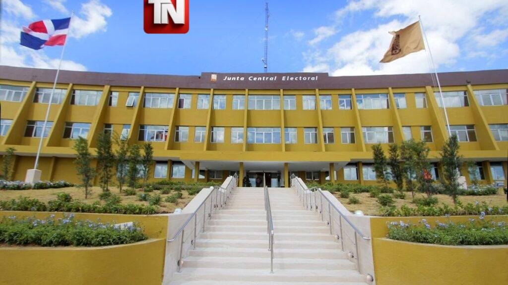 JCE modifica horario de 10 centros de cedulación y elimina el servicio de madrugada desde el 1 de agosto