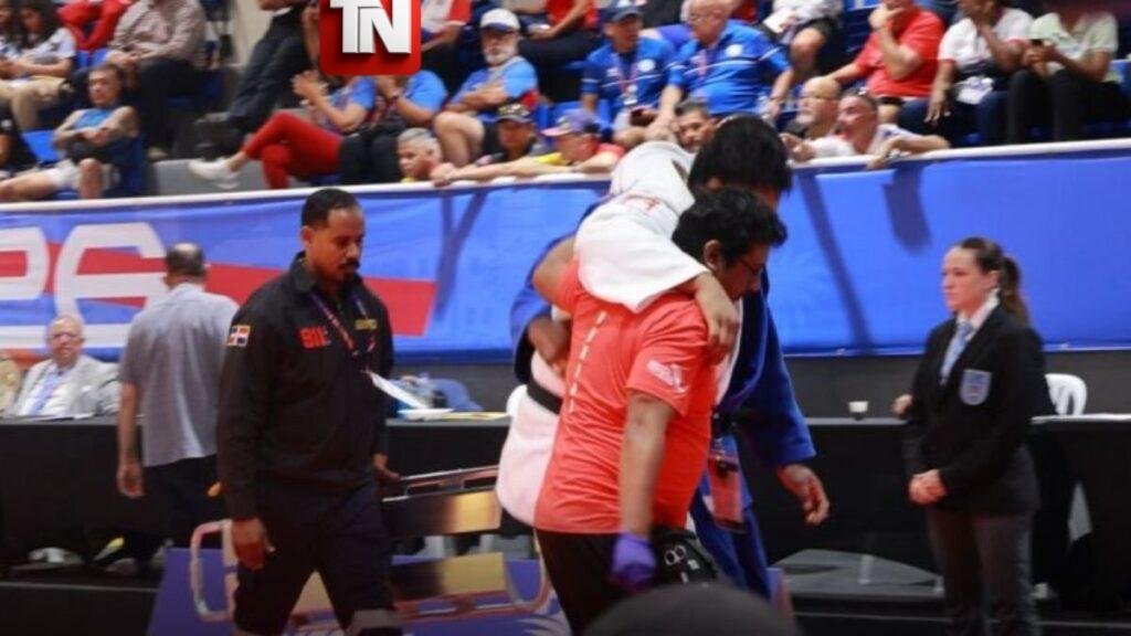 José Novas avanza a la final tras vencer al mexicano Sergio del Sol, quien sufrió una lesión durante el combate