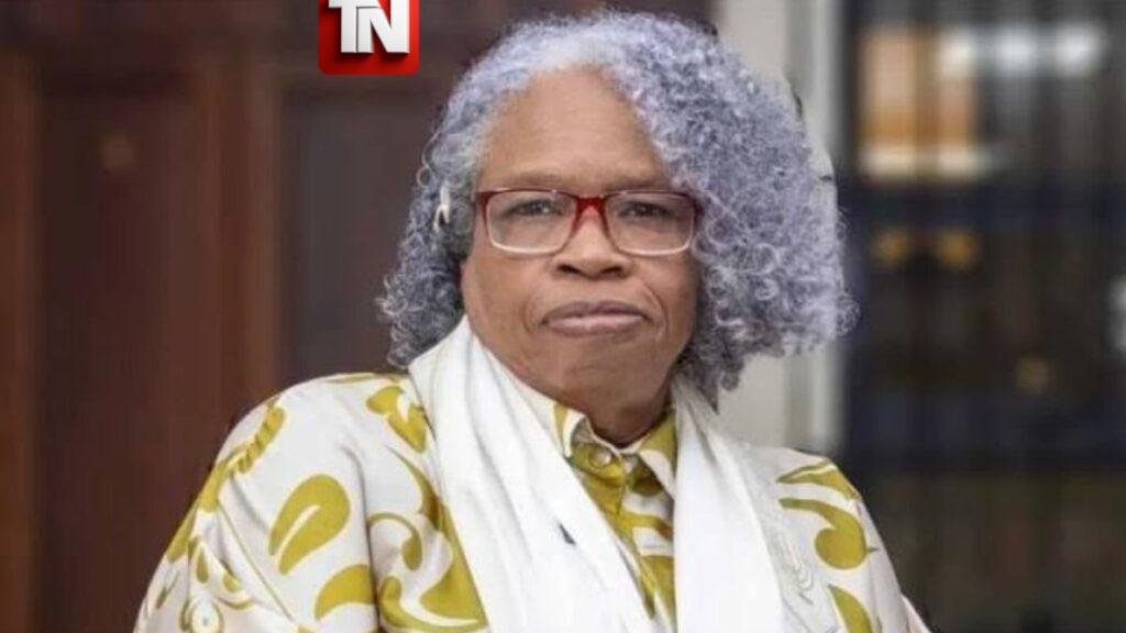 Santiago Matías cumple su promesa y entrega un vehículo a Martha Candela para apoyar su labor ministerial