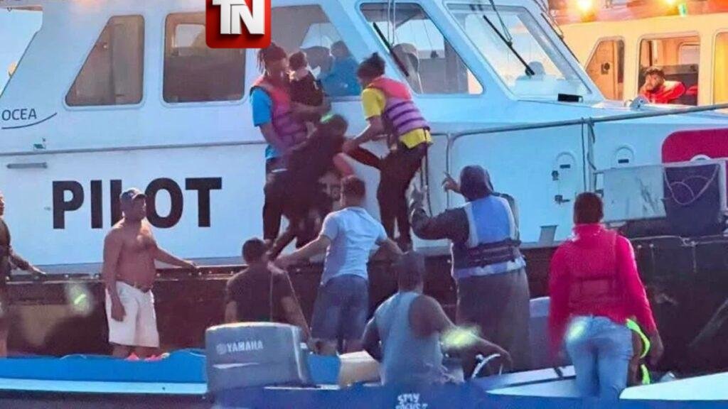Rescatan a 69 personas y recuperan 27 cadáveres tras naufragio de ferry con 179 viajeros en Guyana