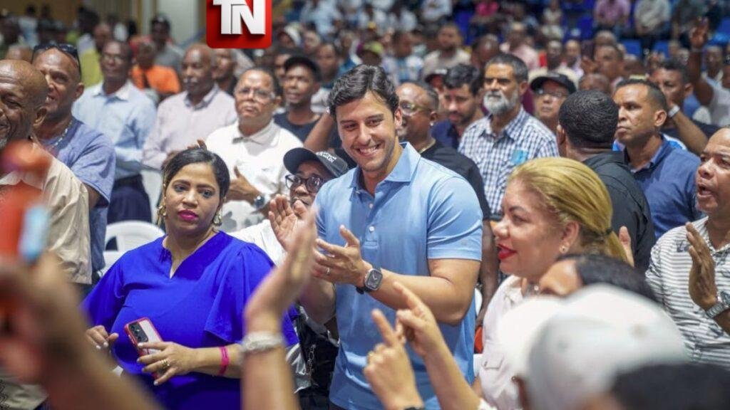 Histórico Raymond Rodríguez sorprende a más de 750 padres del Distrito Nacional con una multitudinaria celebración por adelantado de su día