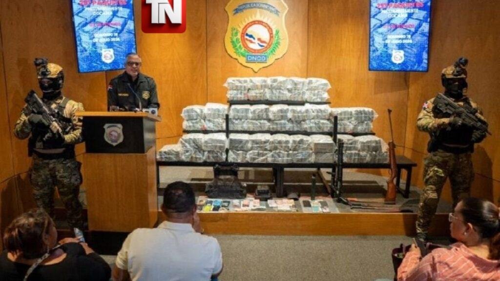 DNCD frustra traslado de 237 paquetes de presunta cocaína tras persecución en la autopista Duarte