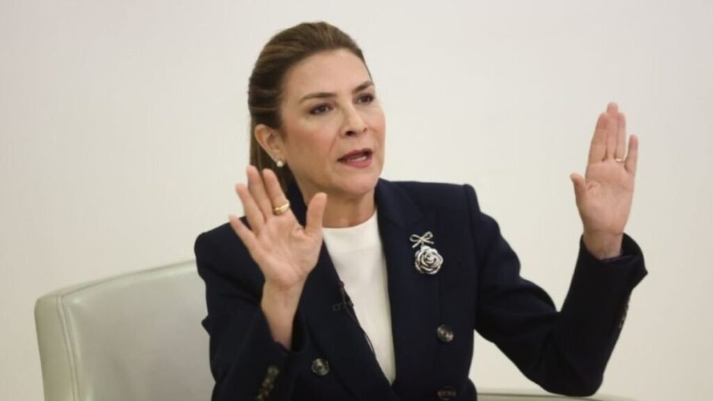 Experiencia en la gestión pública fortalece proyección presidencial de Carolina Mejía, afirman analistas