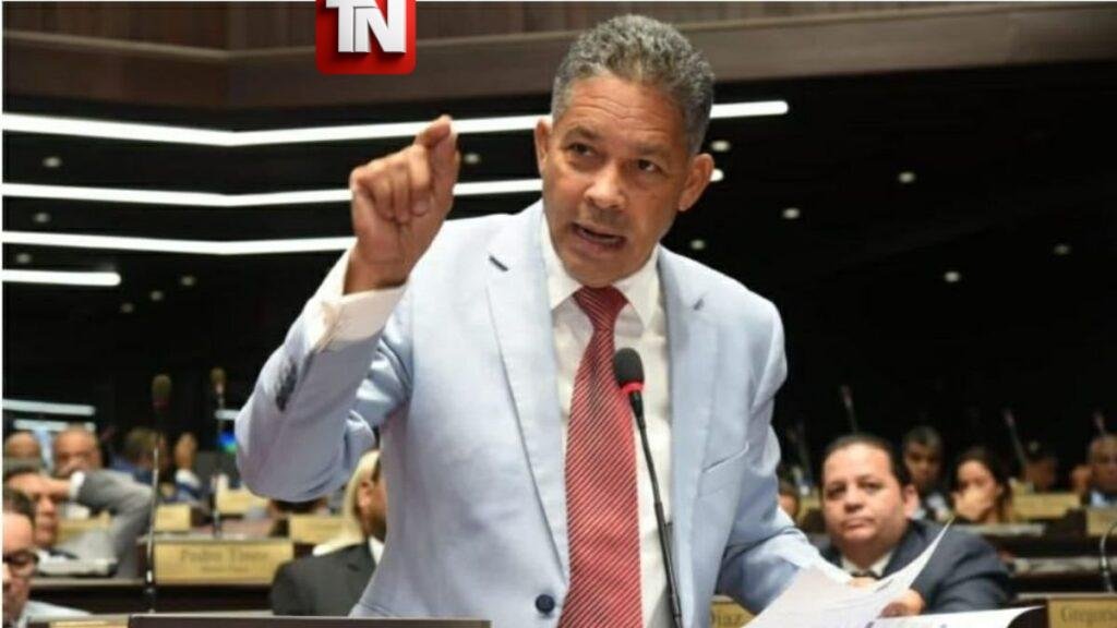 Diputado Eugenio Cedeño abandona comisión del Código Penal en protesta por metodología de trabajo