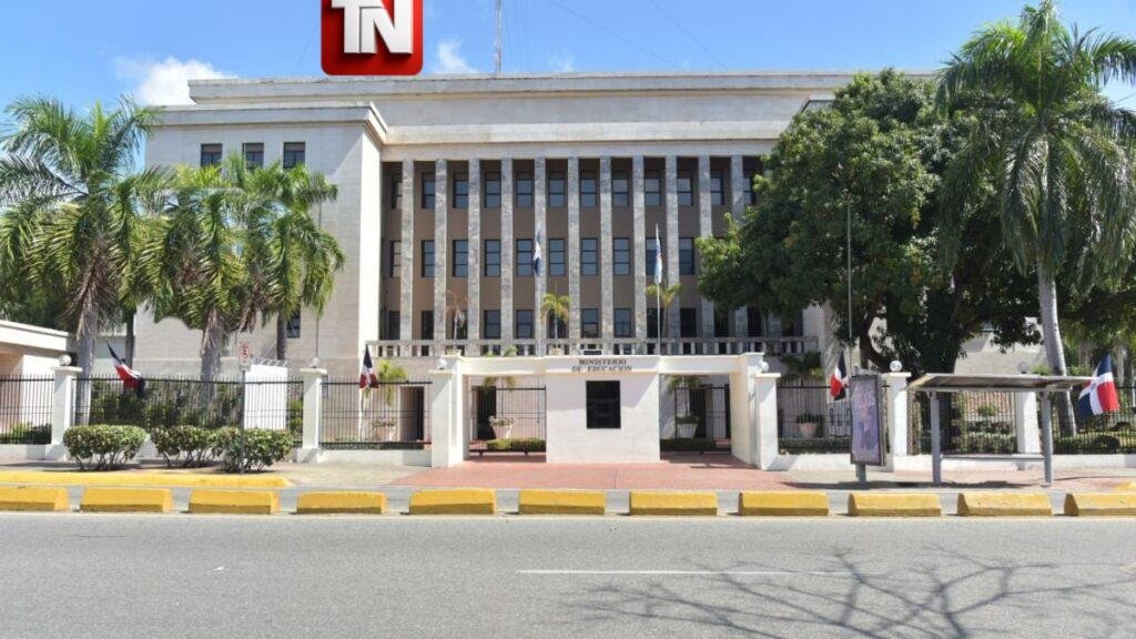 Educación asegura cupos para el nuevo año escolar y acelera entrega de nuevas aulas