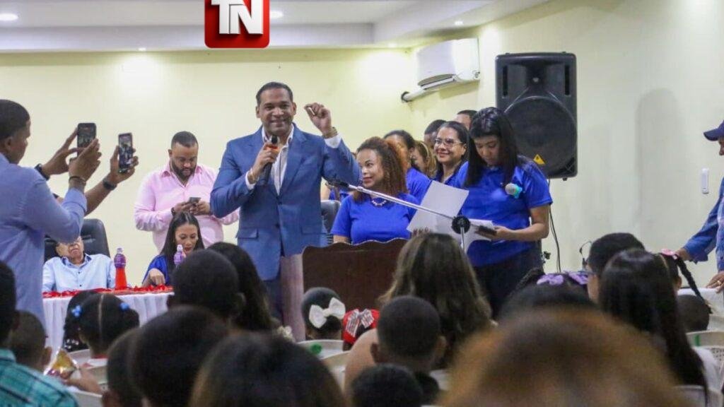 Premio a la Excelencia Orlando Martínez reconoce a 132 estudiantes; 20 alcanzaron índice perfecto de 100