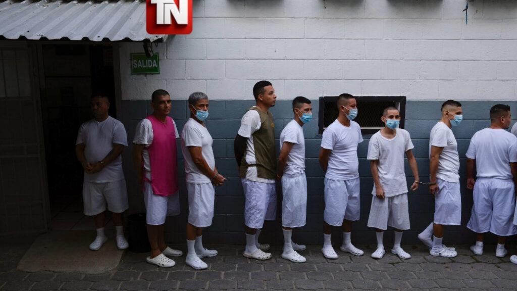 Bukele evaluará liberar a unos 5,000 presos en El Salvador, pero excluye a miembros de pandillas